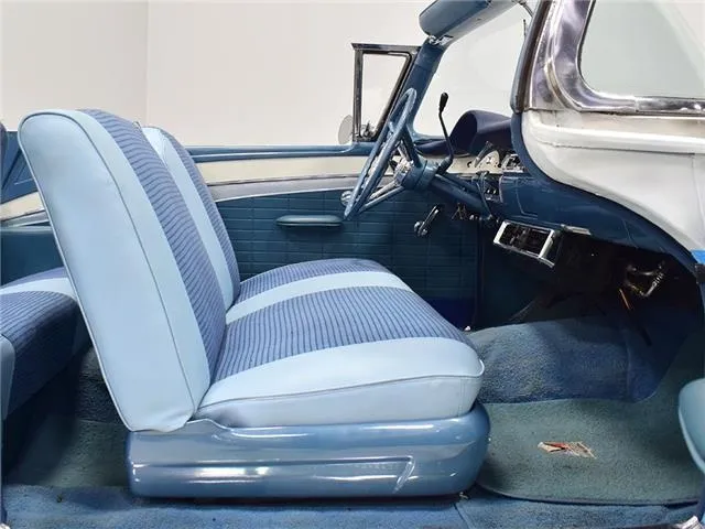 Ford Fairlane Skyliner