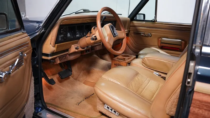 Jeep Grand Wagoneer